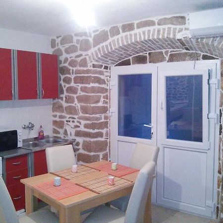 Holiday House Popovic Сучюрай Екстер'єр фото